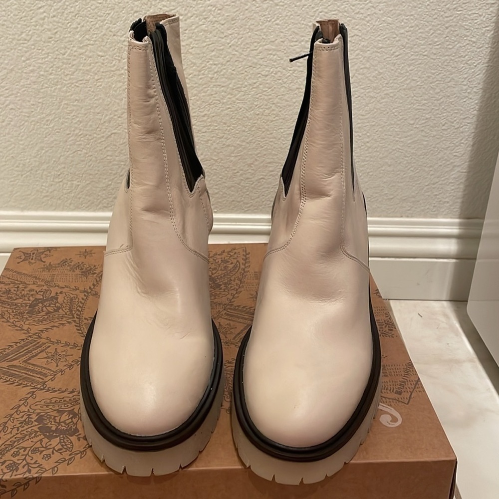 NIB James Chelsea Boot (Women) Free People White Size 10​​​​​​​ - Picture 8 of 12